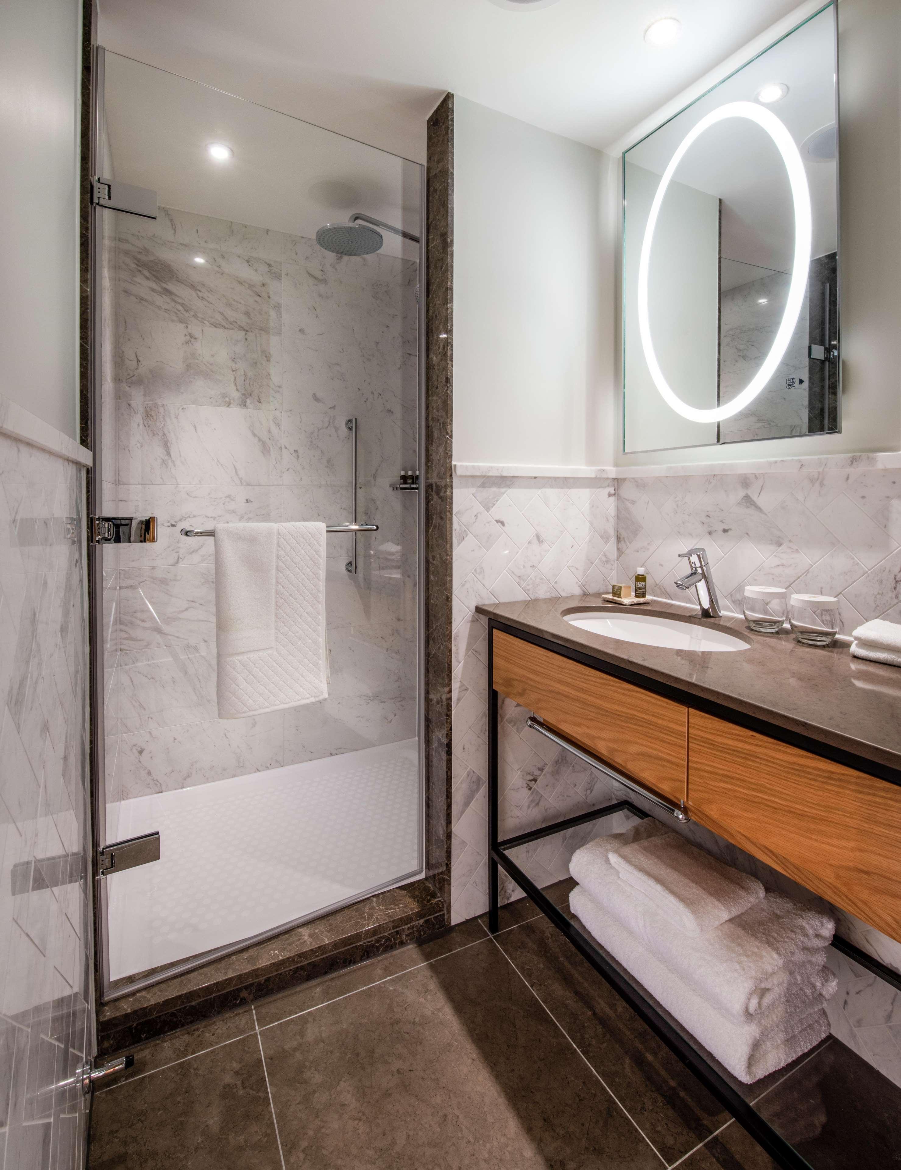 Lincoln Plaza Hotel London, Curio Collection By Hilton מראה חיצוני תמונה
